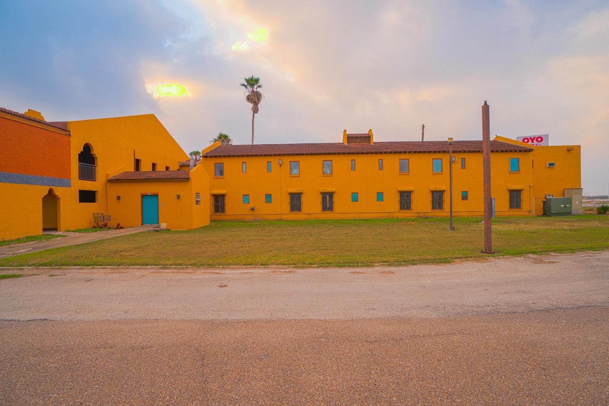 Oyo - Hwy 77 Hotel