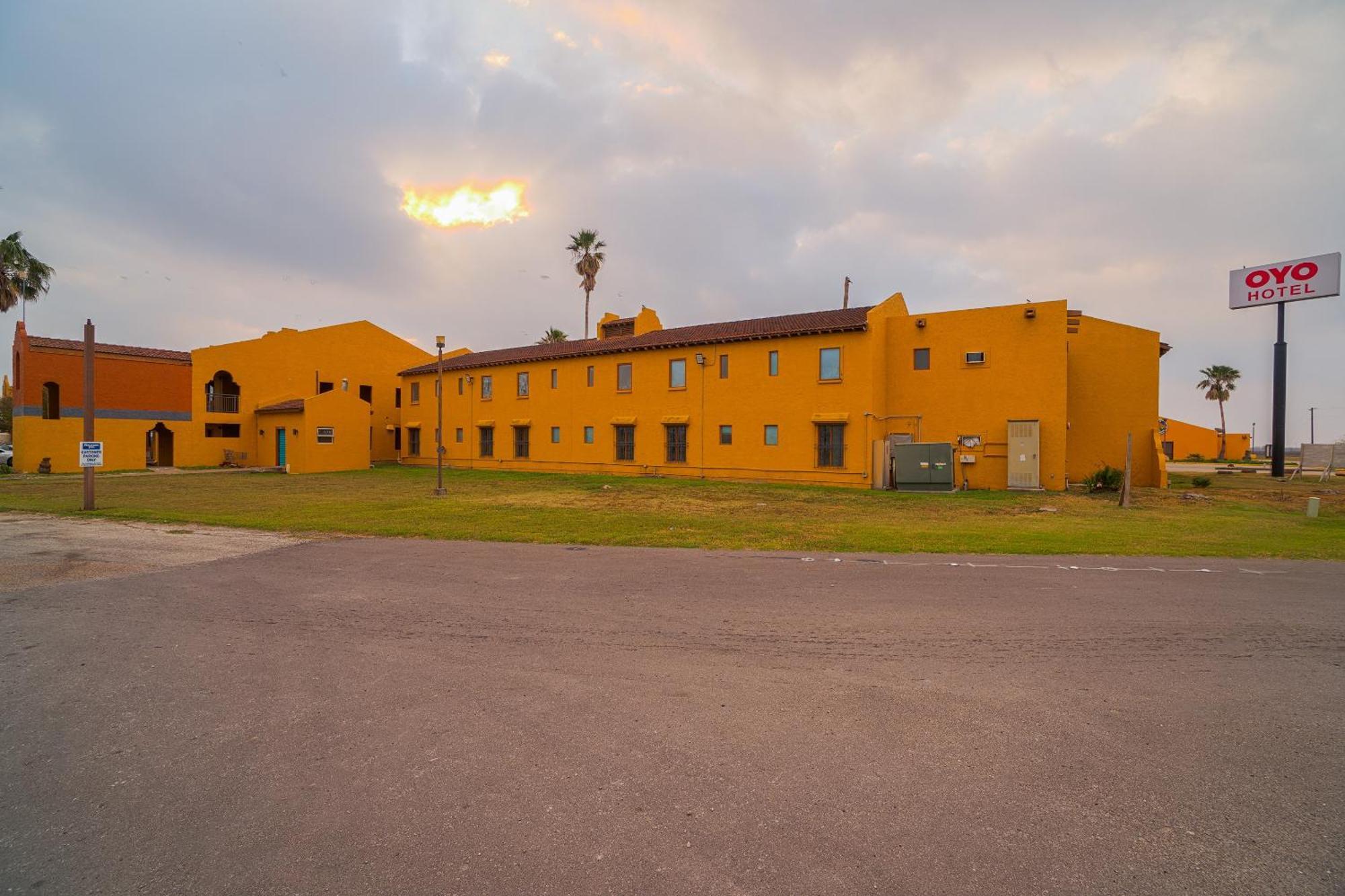 Hotel Oyo - Hwy 77