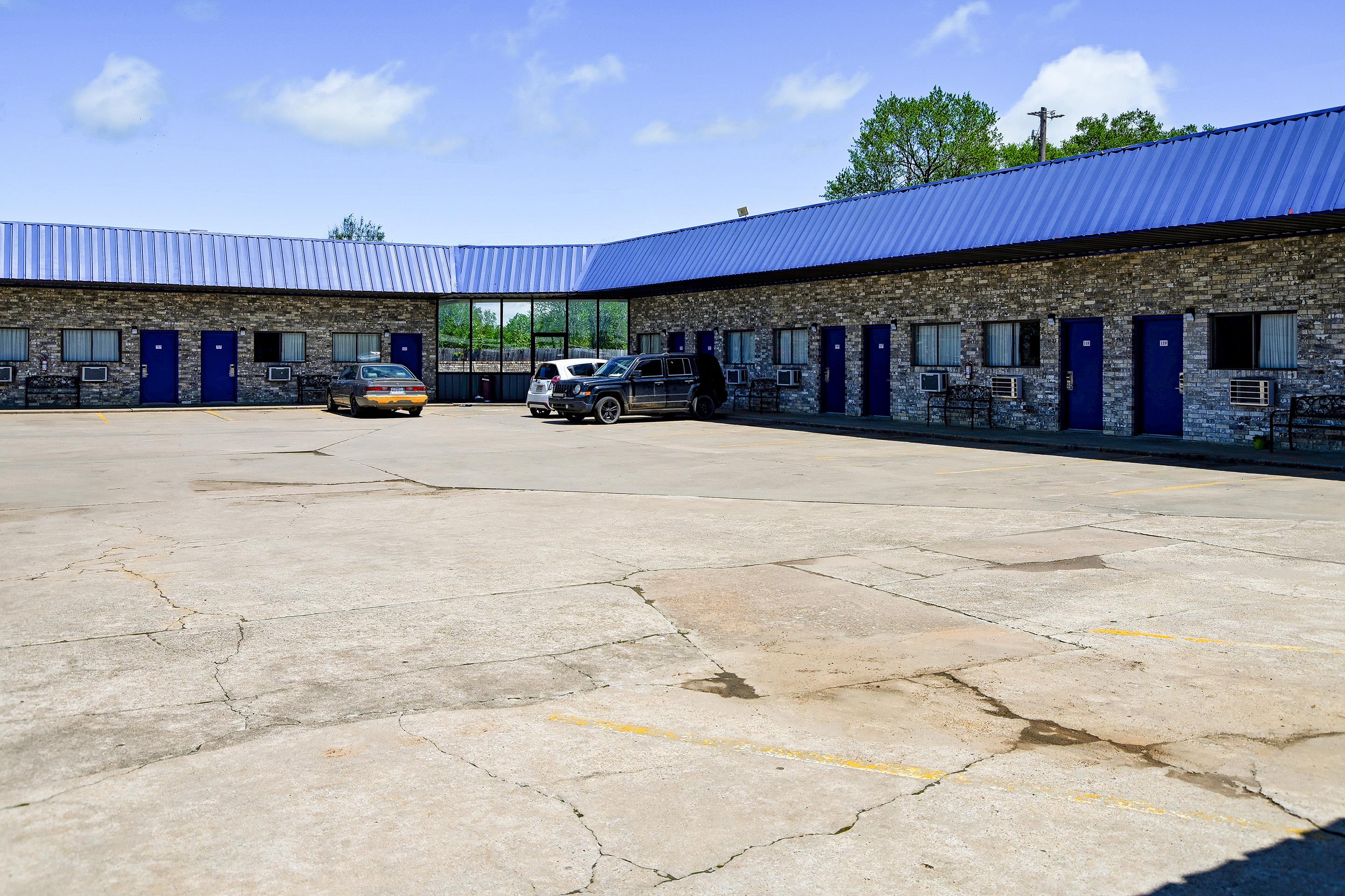 Oyo - Hwy 77 Hotel Kingsville