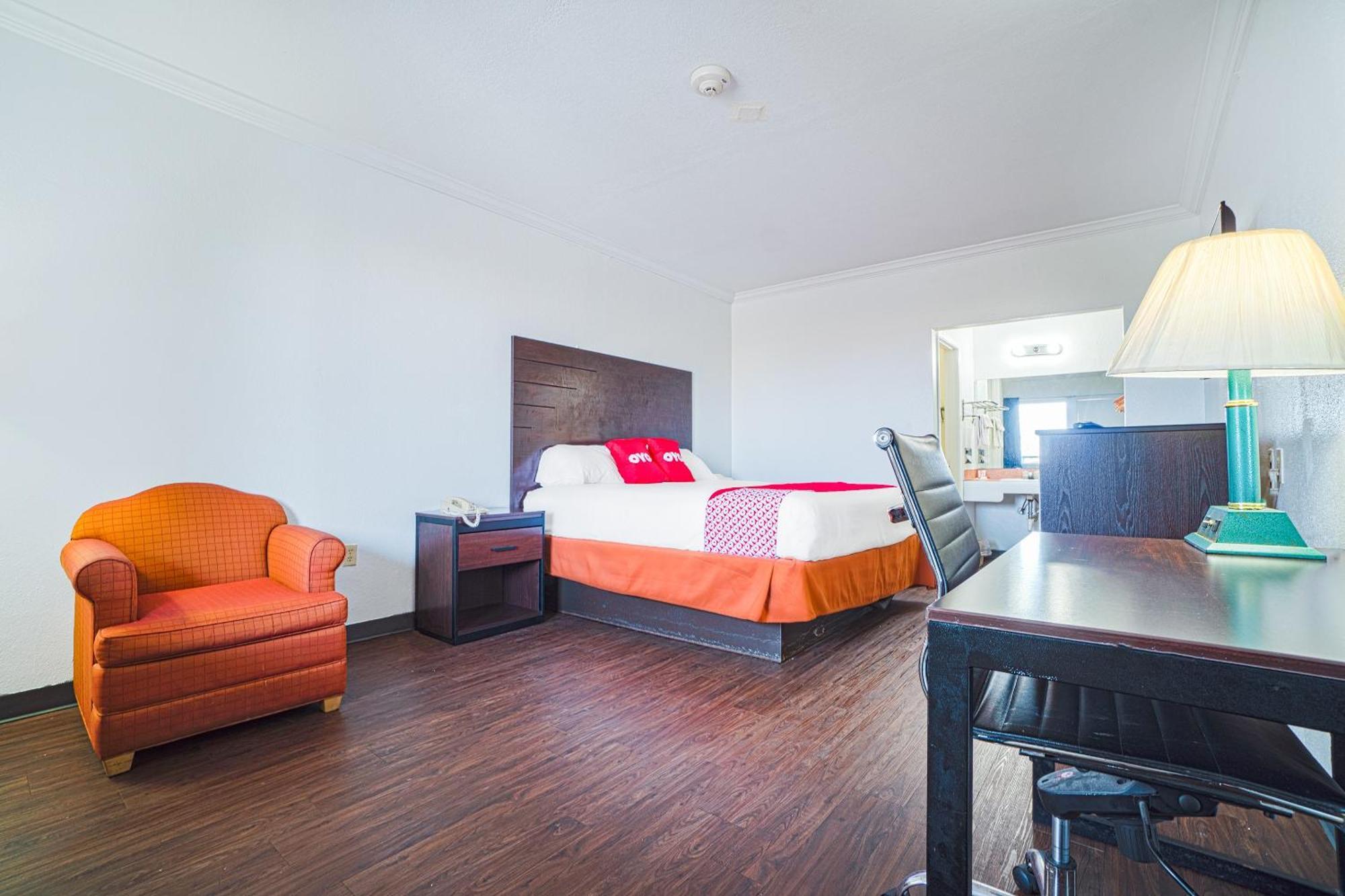 Oyo - Hwy 77 Hotel